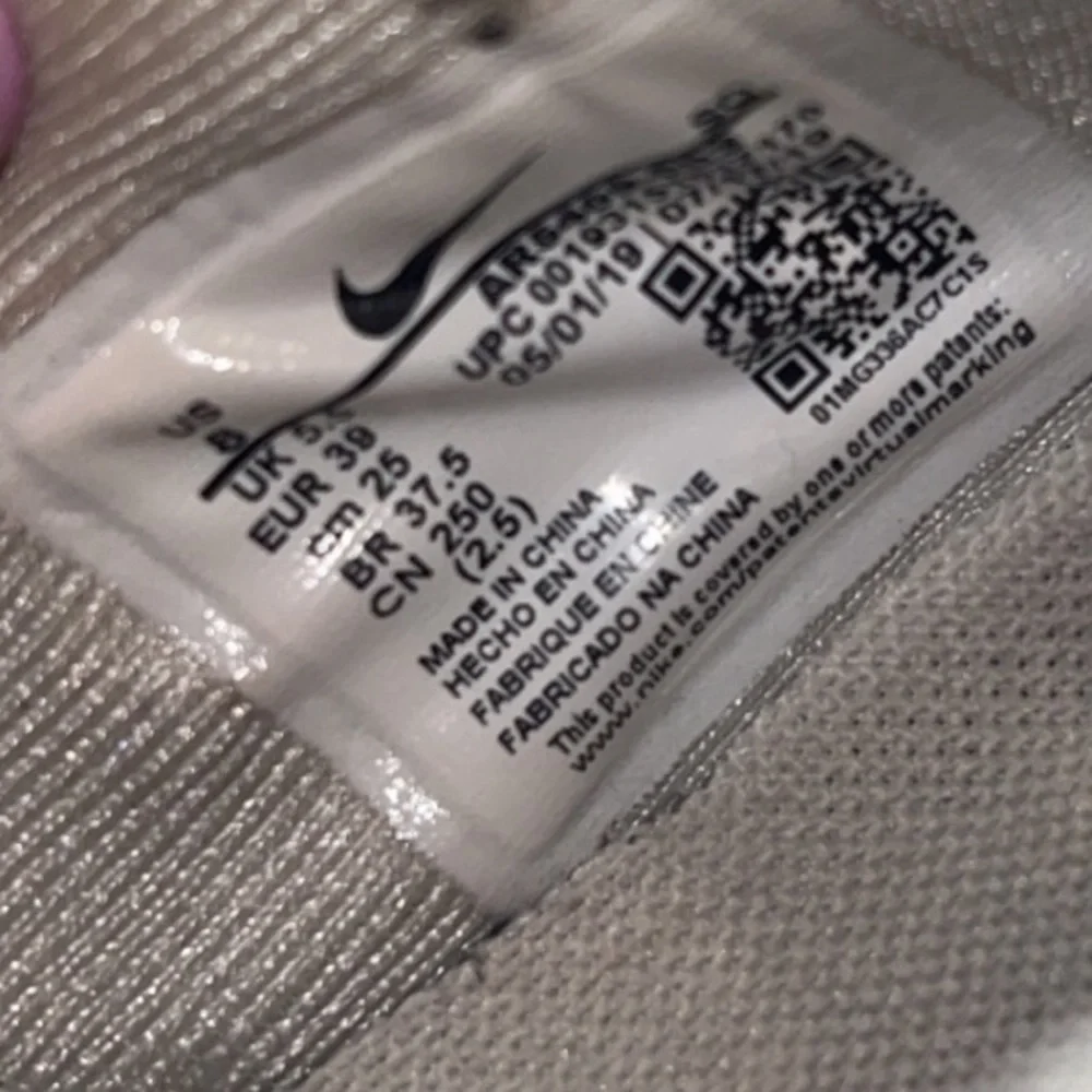 Nike Shoes - Picture 7 of 7